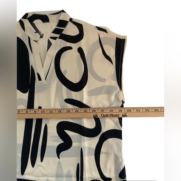 Abstract Print Blouse, Casual V Neck Short Sleeve size S - Picture 5 of 5